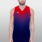 Termek 01 Ferfi Kosar Mez elol kekpiros